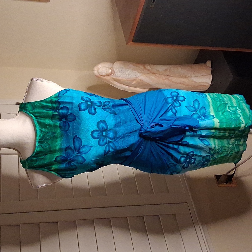 💙👙Westbound Beach Slimming One Piece Blue Floral Swimsuit & Wrap Size 12 - Picture 1 of 5